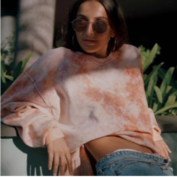 UO crewneck - Picture 1 of 3